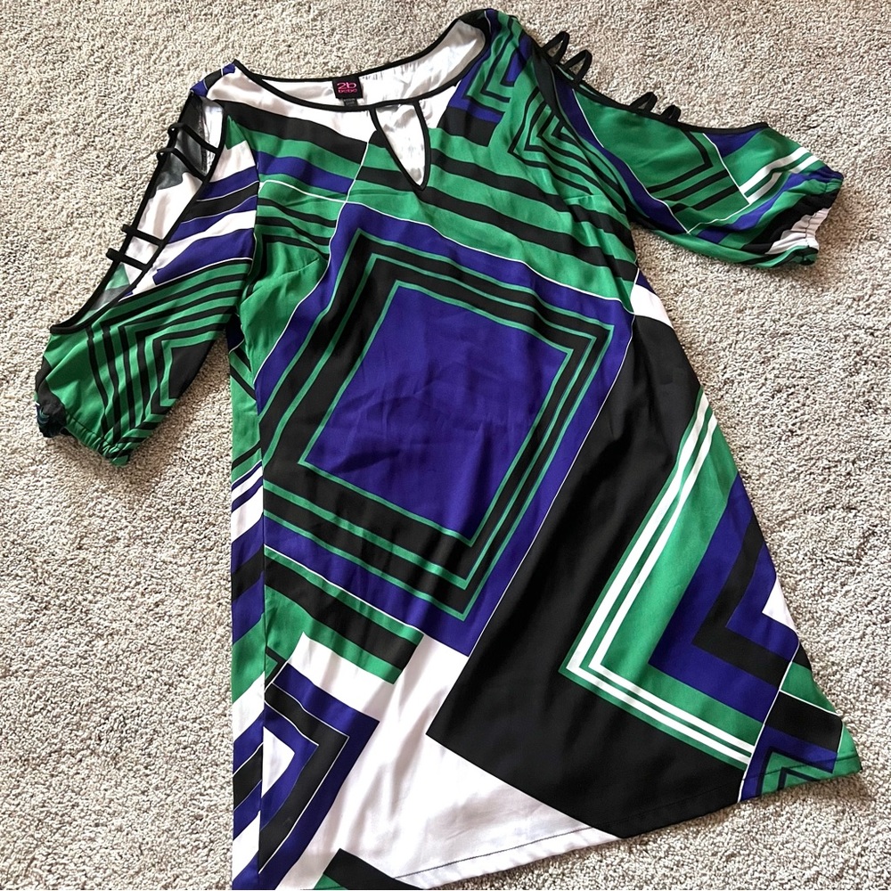 2b Bebe - Women’s (M) Green and Blue Geometric Dress with Arm Cutouts